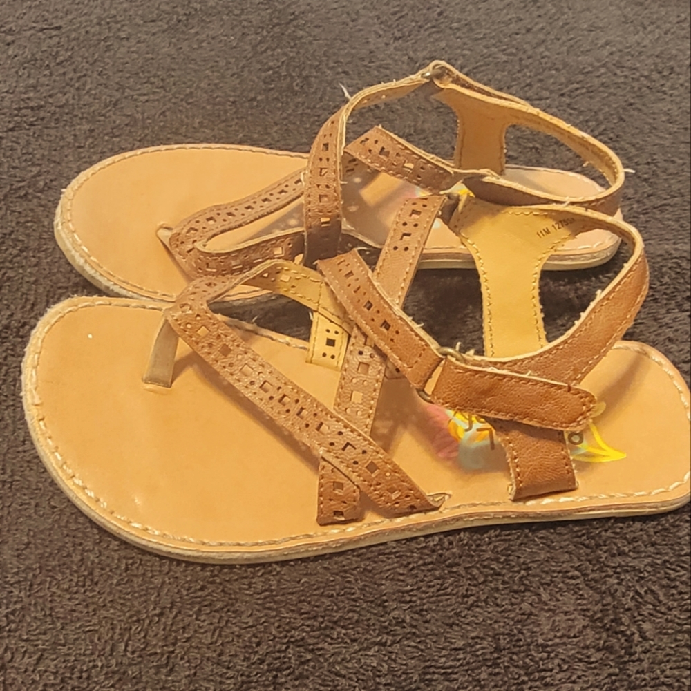 Girls sandals